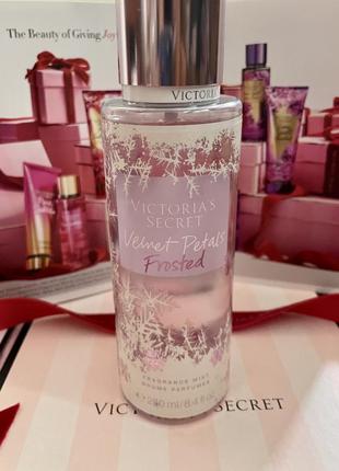 Victoria's secret velvet petals frosted fragrance mist оригинал1 фото