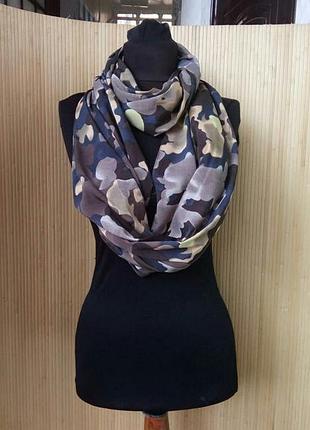 Стильный широкий снуд шарф милитари