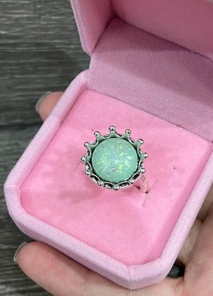 Оригинальный подарок девушке - кольцо "зеленая перламутровая сфера в серебристой оправе" в бархатном футляре