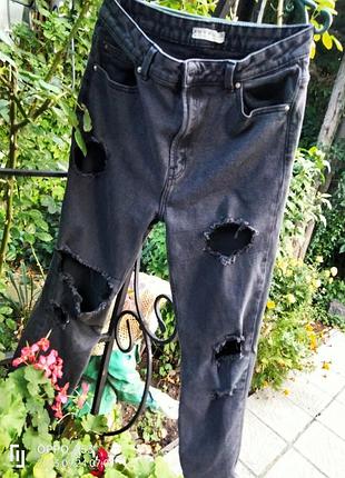 Джинсы рваные