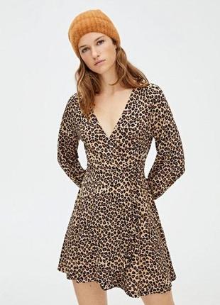 Крутое платье animal print от pull and bear m