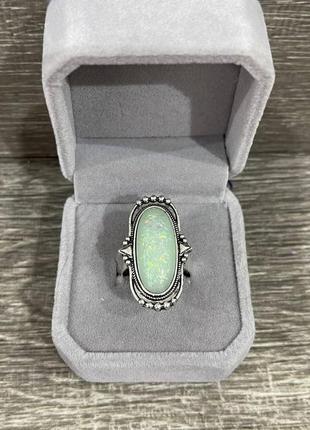 Стильное кольцо "зеленый крупный перламутр в серебристой оправе" - оригинальный подарок девушке3 фото
