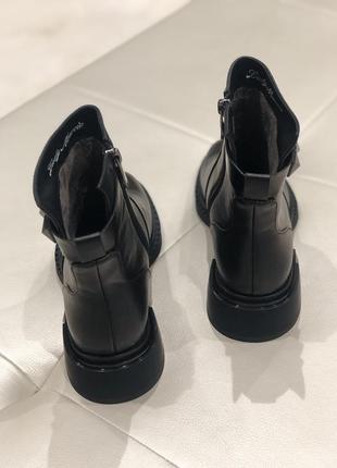 Деми ботинки женские кожаные на низком каблуке черные классические на флисе s1080-83-n1240b lady marcia 28966 фото