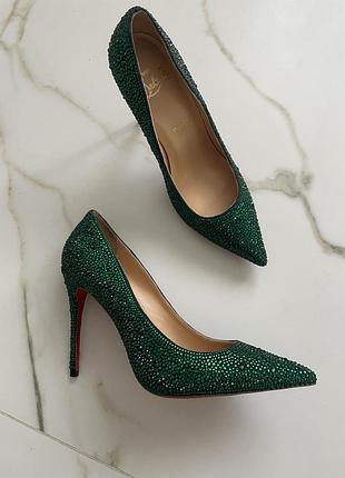Туфлі лодочки christian louboutin зі стразами смарагдового кольору