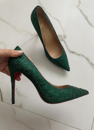 Туфлі лодочки christian louboutin зі стразами смарагдового кольору