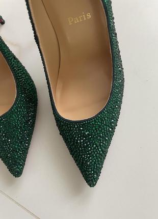 Туфлі лодочки christian louboutin зі стразами смарагдового кольору