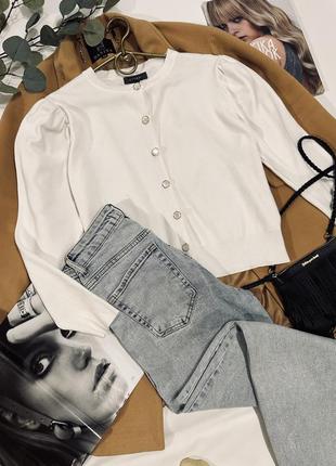 Свитер на пуговицах в стиле old money