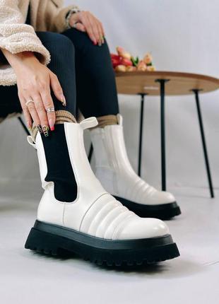 Жіноче взуття, трендові чоботи на осінь