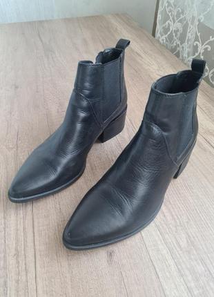 Ботинки челси, черевики челсі vagabond