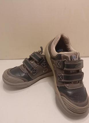 Кроссовки детские clarks