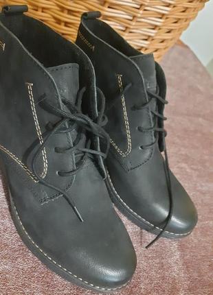 Ботинки , черевики