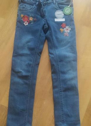 Термо джинсы с вышивкой, новые, 128 р c&amp;a