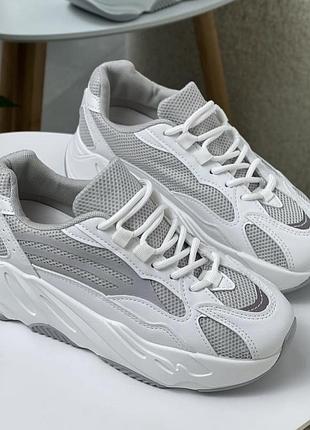 Кросівки в стилі adidas yeezy boost 700 v2 на потовщеній підошві світловідбиваючі