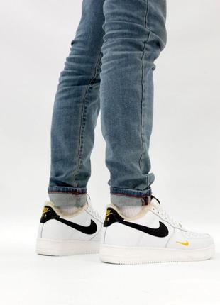 Зимові шкіряні кросівки  nike air force  low white winter (найк аир форс білі на хутрі чоловічі та жіночі)6 фото