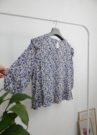 Нова блуза з віскози із воланом та об'ємними рукавами від george квіти ярусна натуральна6 фото