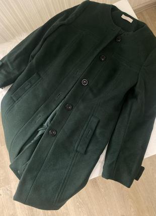 Зеленое шерстяное пальто от stefanel