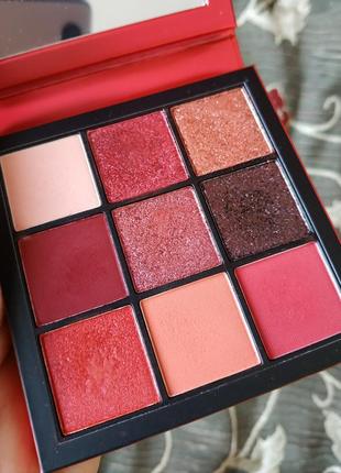 Тени палетка ruby obsession от huda beauty4 фото