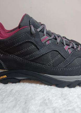 Кросівки трекінгові водонепроникні 46 nord waterproof на підошві vibram.