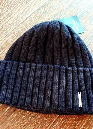 Нова шапка на хлопчика ( всередині фліс) 5-8 років