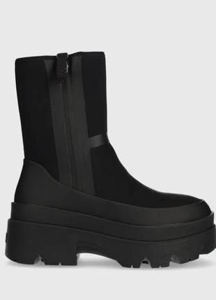 Черевики, чоботи ugg