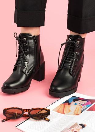 Жіночі зимові черевики