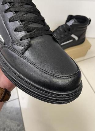 Актуальные высокие мужские кроссовки на осень кожаные мужские кроссовки эко-кожа черные мужские кроссовки5 фото