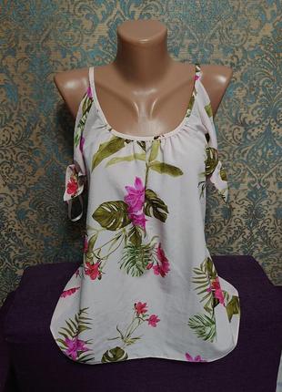 Красивая женская блуза в цветы р.44 /46 блузка майка футболка