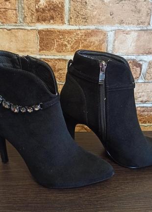 Женские ботильоны на каблуке 38р.