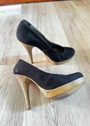 Замшевые туфли на платформе 37р