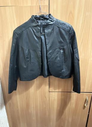 Кожаный укороченный пиджак