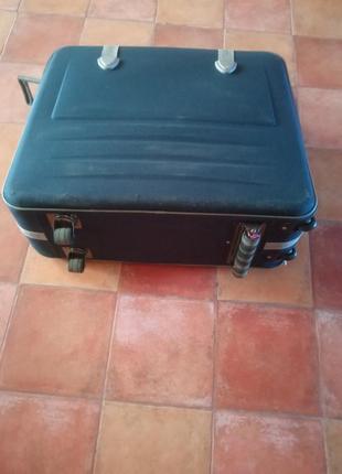 Продам большой чемодан в идеальном состоянии от eminent 70 *80 *305 фото
