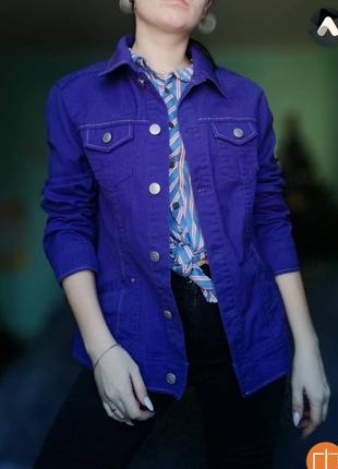 Яркая фиолетовая джинсовка, джинсовая куртка1 фото