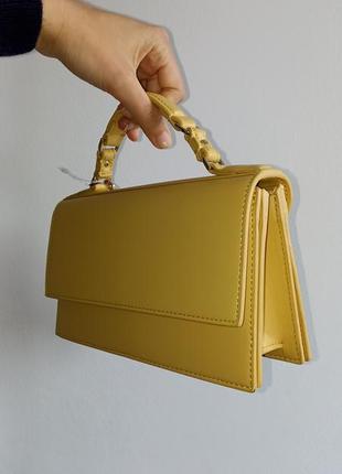 Дуже гарна жовта сумочка zara, нова навіть є етикетка1 фото