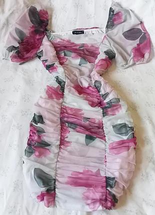 Сукня з розами