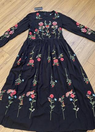 Новое платье миди в вышитом цветке