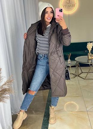 Стеганое пальто с капюшоном удлиненное свободное оверсайз на молнии бежевое чёрное синее коричневое серое курточка парка шуба