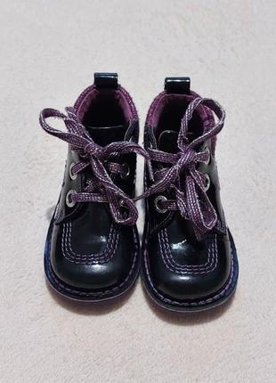 Ботинки kickers (франция) 27, 17 стелька ортопедическая, ботинки, хайтопы лакированные на шнурках2 фото