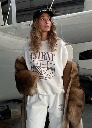 Модный костюм