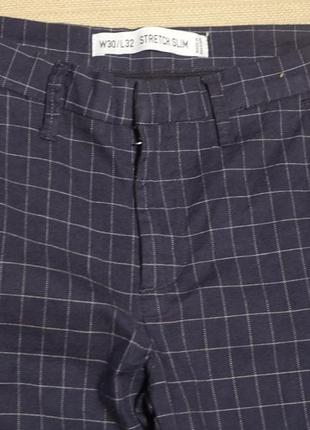 Стильні вузькі змішані темно-сині картаті штани denim co slim fit англія 30/32 р.2 фото