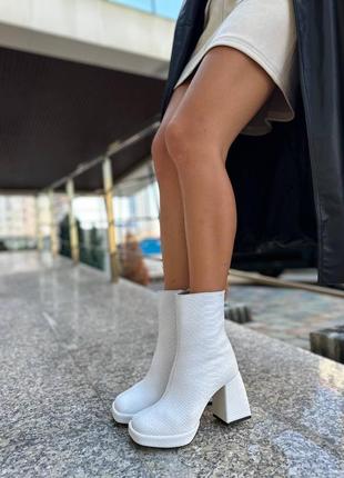 Ботинки из натуральной итальянской кожи и замши женские на каблуке9 фото