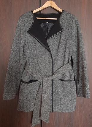 Полупальто женское 46 размер