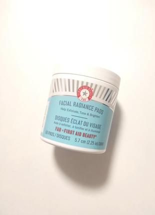 Пади з кислотами first aid beauty facial radiance pads тонік1 фото