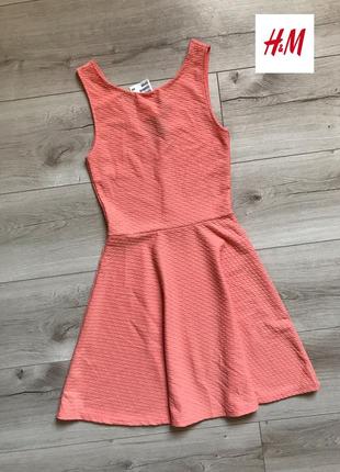 Фактурне плаття персикового кольору h&m