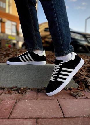 Кросівки adidas чоловічі, темно синього кольору