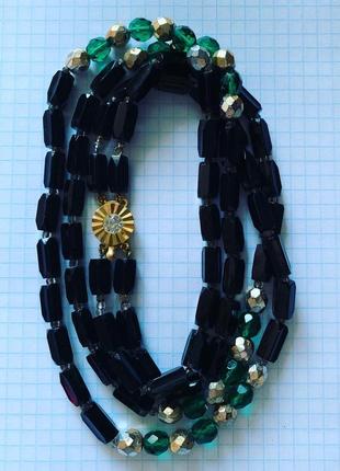 Винтажное чешское двухрядное ожерелье из сатинового стекла с застежкой-брошкой5 фото