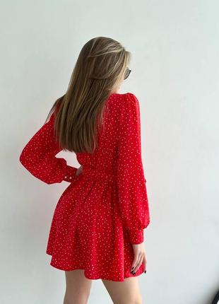 Романтичное короткое платье в горошек с длинными рукавами фонариками буфами декольте на запах элегантное ретро платье чёрное красное мини6 фото