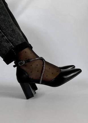 Туфли на каблуках с узким носком черные7 фото