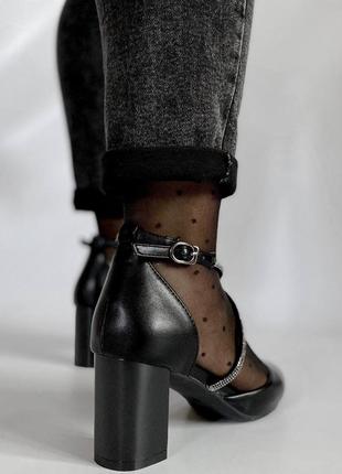Туфли на каблуках с узким носком черные3 фото