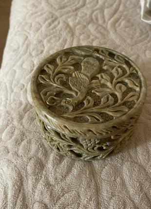 Шкатулка из камня