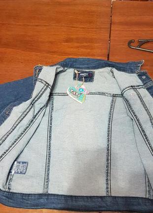 Новая джинсовая курточка для девочки4 фото